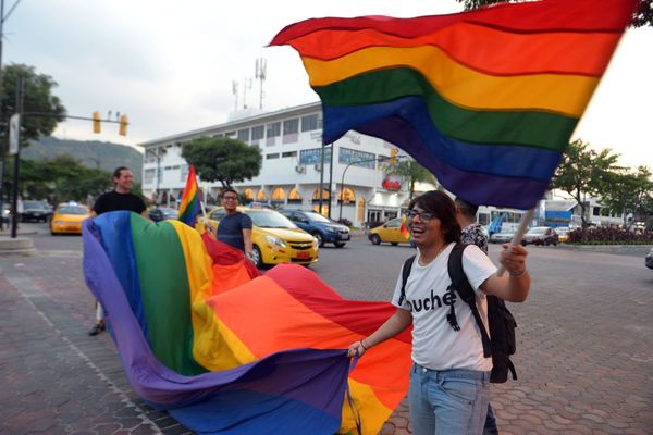 Corte Constitucional de Ecuador aprueba matrimonio igualitario