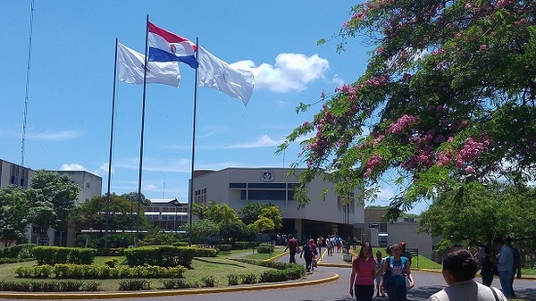 Denuncian millonario pago irregular en el Hospital Nacional