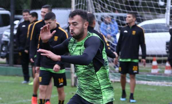 Ramón Martínez, llegó a Belo Horizonte para cerrar con el Mineiro - ADN Paraguayo