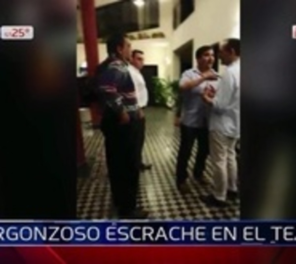 'Indignados' atropellaron obra de teatro - Paraguay.com