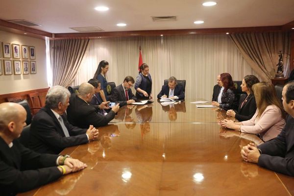 Máximo Tribunal firma convenio con CAPELI