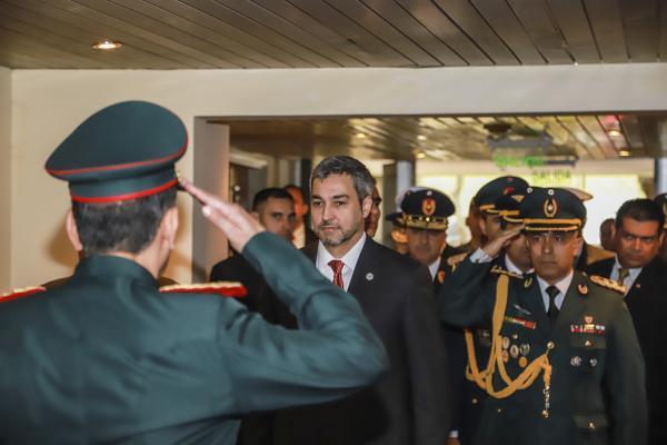 Mandatario preside acto por aniversario del Regimiento Escolta Presidencial