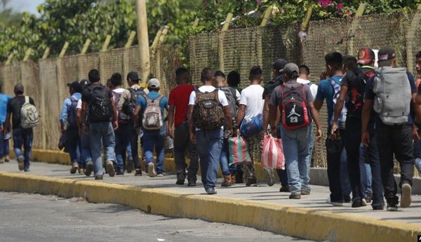 ACNUR insta a gobiernos de la región a una «reunión urgente» para tratar flujos migratorios