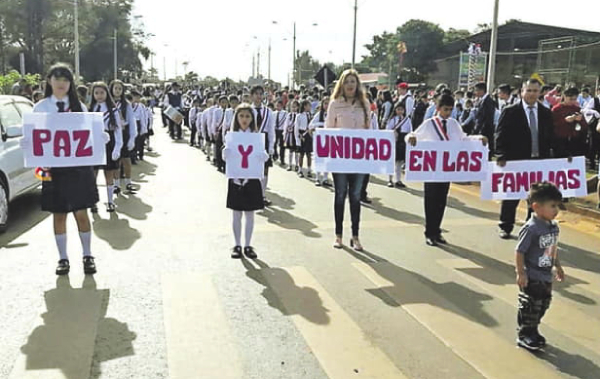 Acto simbólico en la Comuna de C. del Este | Diario Vanguardia 13