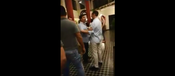 Con insultos, incidentaron obra Las Locuras del Mariscal en Alianza Francesa - 730am - ABC Color