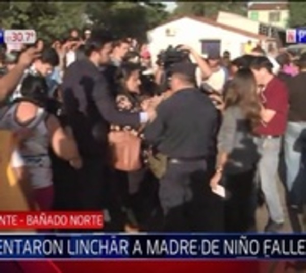 Vecinos del Bañado Norte escrachan a madre de menor fallecido - Paraguay.com