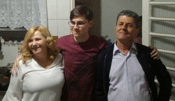 HOY / El actor de Chiquititas y sus   padres asesinados a balazos   por suegro 'celoso' por la hija