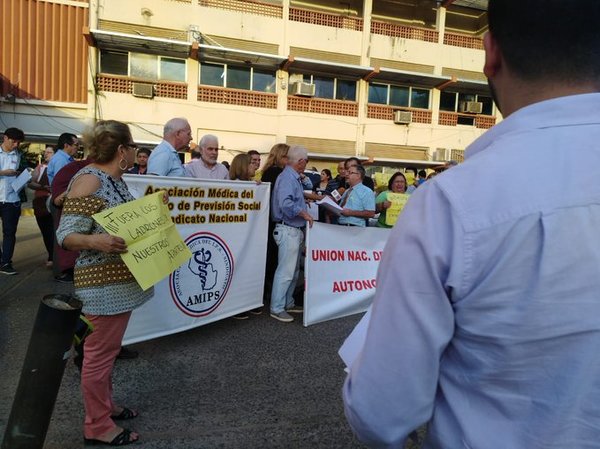 Piden renuncia del presidente de IPS - ADN Paraguayo