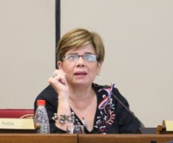 'Los pactos son válidos, pero engañar a la ciudadanía es lo que a mí no me parece válido', dice senadora Masi - Radio 1000 AM
