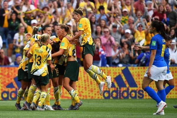 Brasil se complica con una derrota - Deportes - ABC Color