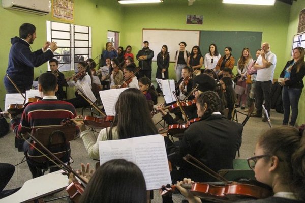 La música reina en Yaguarón - Edicion Impresa - ABC Color