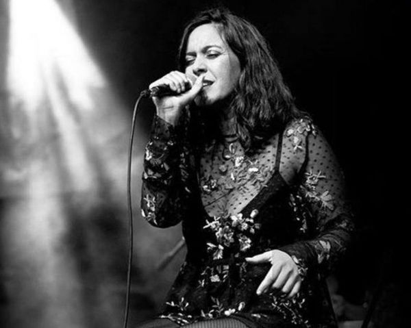 Julia Peroni recorrerá el centro con música - Espectaculos - ABC Color