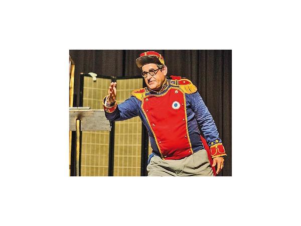 Pese a incidentes, actor seguirá con la obra teatral Las locuras del Mariscal