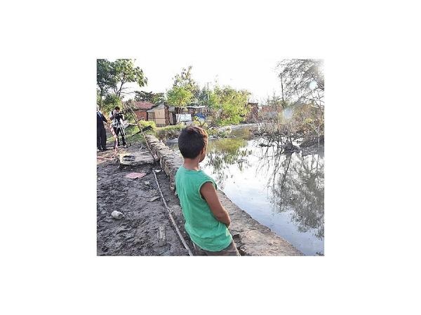 Imputan a la madre de niño ahogado en arroyo