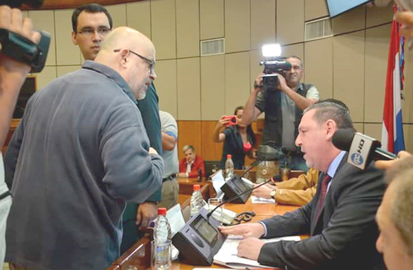 Payo insiste en que hay elementos para pedir pérdida de investidura de Zacarías
