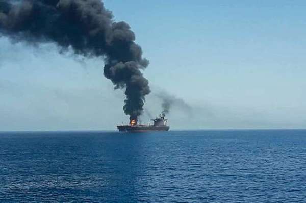 Denuncian ataques a dos buques petroleros cerca de Irán en medio de las tensiones con EE.UU. | .::Agencia IP::.