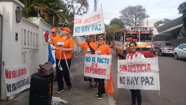 Consejo sesiona en medio de escraches - Nacionales - ABC Color