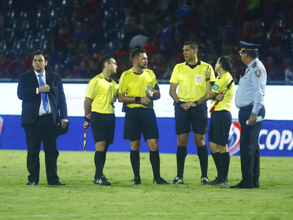 Tribunal sanciona a árbitros del juego entre Cerro y San Lorenzo