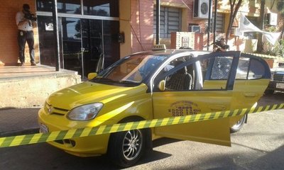 Falso cliente hiere a balazos a un taxista en San Lorenzo - ADN Paraguayo