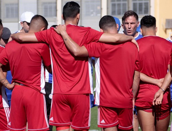Paraguay cumple su primer entrenamiento en Río de cara al debut con Catar | .::Agencia IP::.