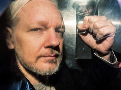 Assange no tendrá su vista de extradición a EEUU hasta febrero de 2020