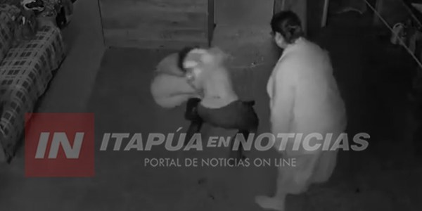 JOVEN RECIBE BRUTAL GOLPIZA DE PARTE DE SU COMPAÑERA DE TRABAJO