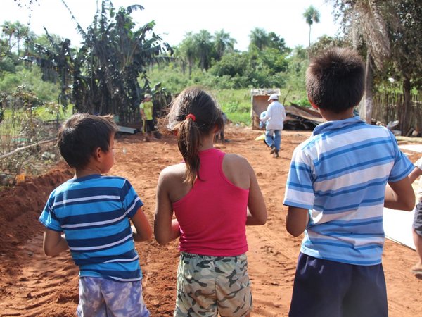 Hermanitos con discapacidad perdieron todo en  incendio