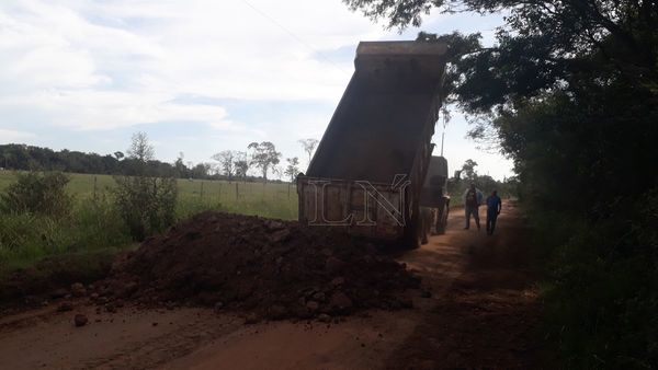 Reparan caminos afectados por inundaciones en Antequera