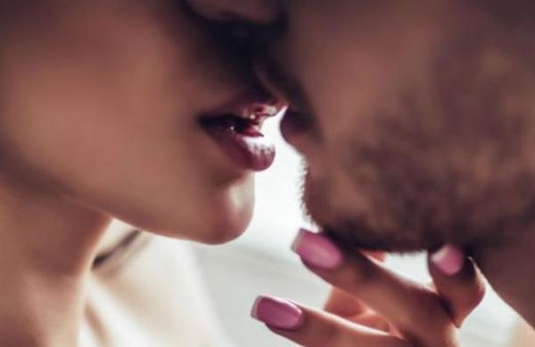 Su novio terminó la relación, ella le pidió un último beso y le arrancó la lengua - C9N