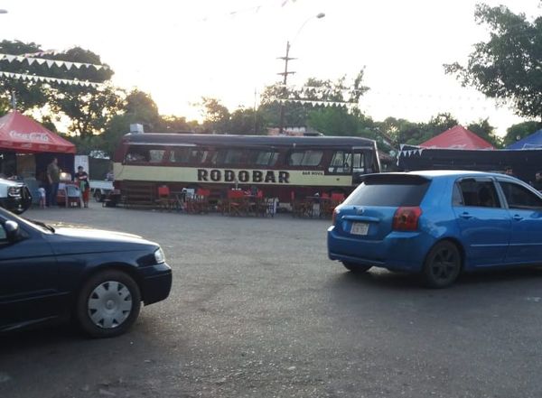 Caos por estacionamiento en fiesta patronal de San Antonio - Nacionales - ABC Color