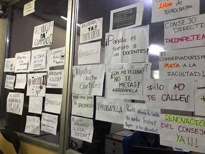 Siguen las protestas en Filosofía UNA