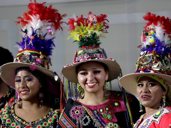 Homenaje a la cultura indígena en la ceremonia inaugural al son de Karol G