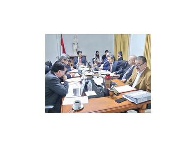 Sin revelar sesión reservada, el CM ternó a dos mujeres para la Corte
