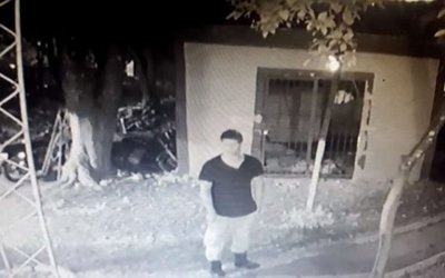 Fiscalía libera a un policía filmado robando una moto de su comisaría - Edicion Impresa - ABC Color