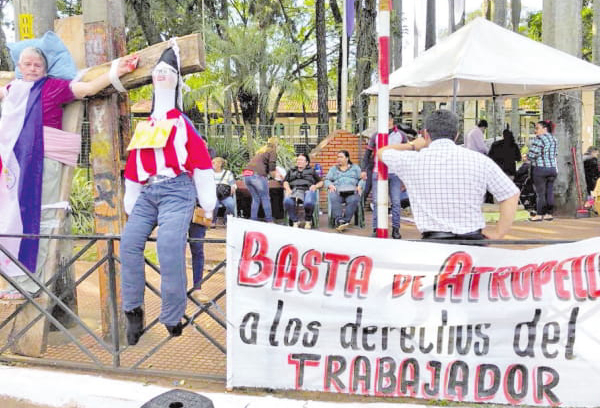 Desvinculados toman medida de fuerza | Diario Vanguardia 10