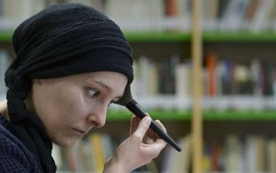 Enseñan a maquillarse a mujeres que sufren de cáncer