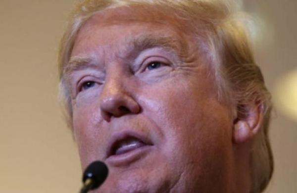Trump se equivoca y llama a Carlos de Gales 'el príncipe de las ballenas' - C9N