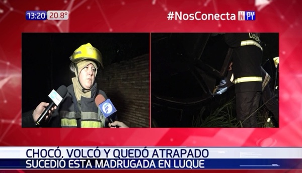 Joven chocó, volcó y quedó atrapado en su vehículo en Luque | Noticias Paraguay