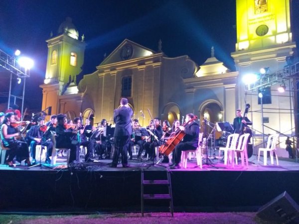 Orquestas juveniles se lucieron en la segunda noche del Festival de los Pueblos - Nacionales - ABC Color