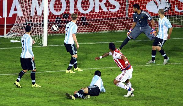 Paraguay no cae en su debut por Copa América desde 1975