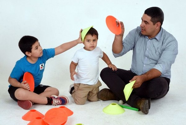 Padres celebran su día con el desafío de trabajar y dar tiempo de calidad - Edicion Impresa - ABC Color