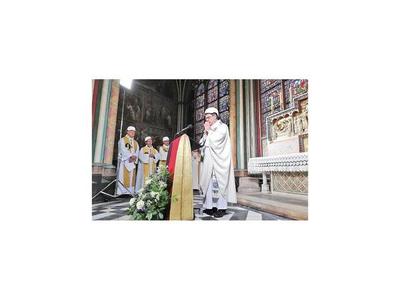 La primera misa, con seguridad tras el incendio en Notre Dame