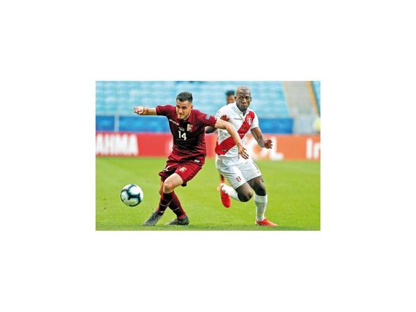 VAR decretó igualdad entre Venezuela y Perú