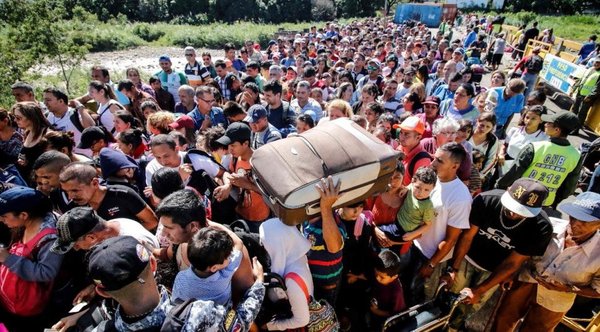 El dramático éxodo venezolano no cesa y ya suman más de 4 millones - Edicion Impresa - ABC Color