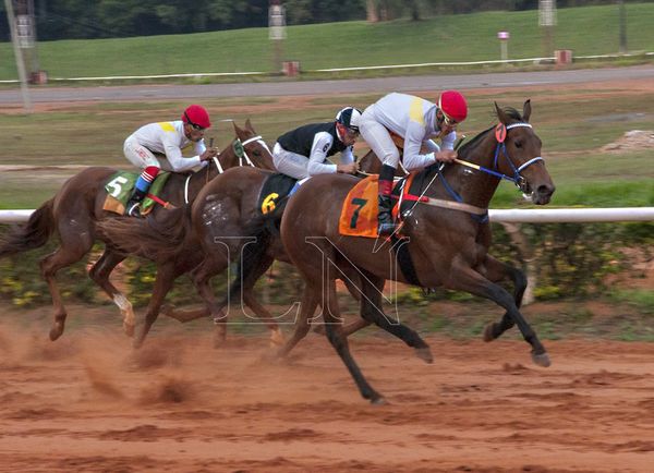 Buenas carreras en el Jockey