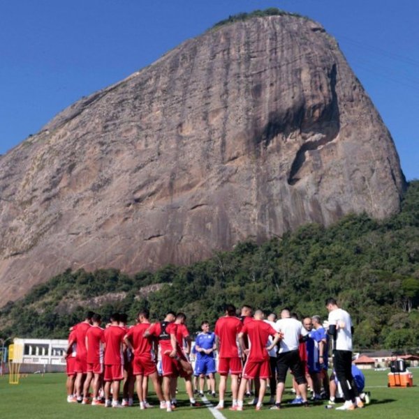 Aparece la Albirroja - Deportes - ABC Color