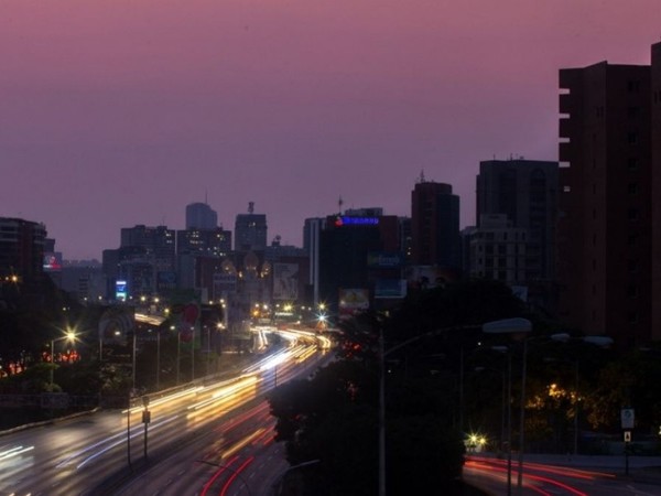 Colapso en sistema eléctrico argentino también afectó a Paraguay  - Radio 1000 AM
