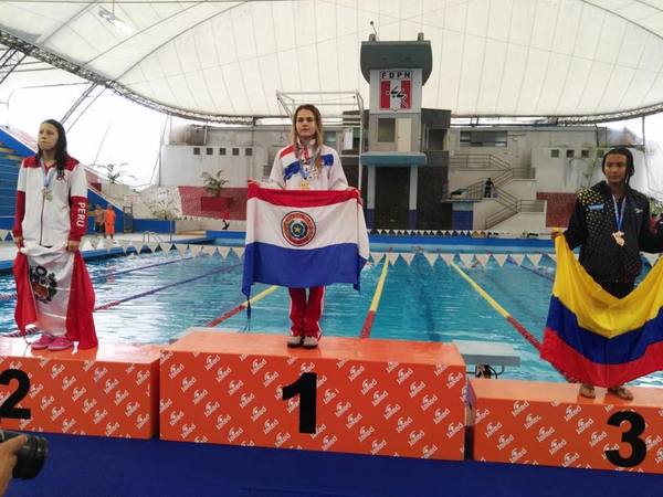 Nueve medallas y nuevos records para jóvenes nadadores en torneo en Perú | .::Agencia IP::.