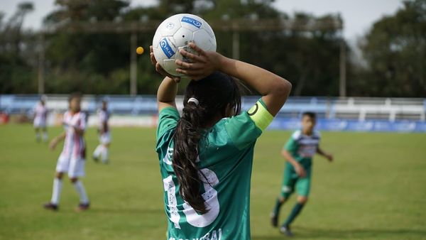 Más de 400 niñas y niños dicen ¡Sí! a la igualdad a través del fútbol » Ñanduti