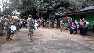 Serenata a héroe de la Guerra del Chaco y padre ejemplar - Nacionales - ABC Color